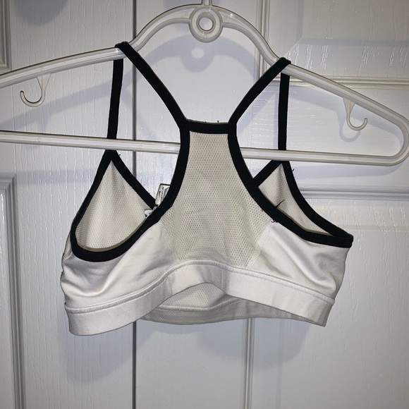 Kids size large Nike sports bra - Picture 2 of 2